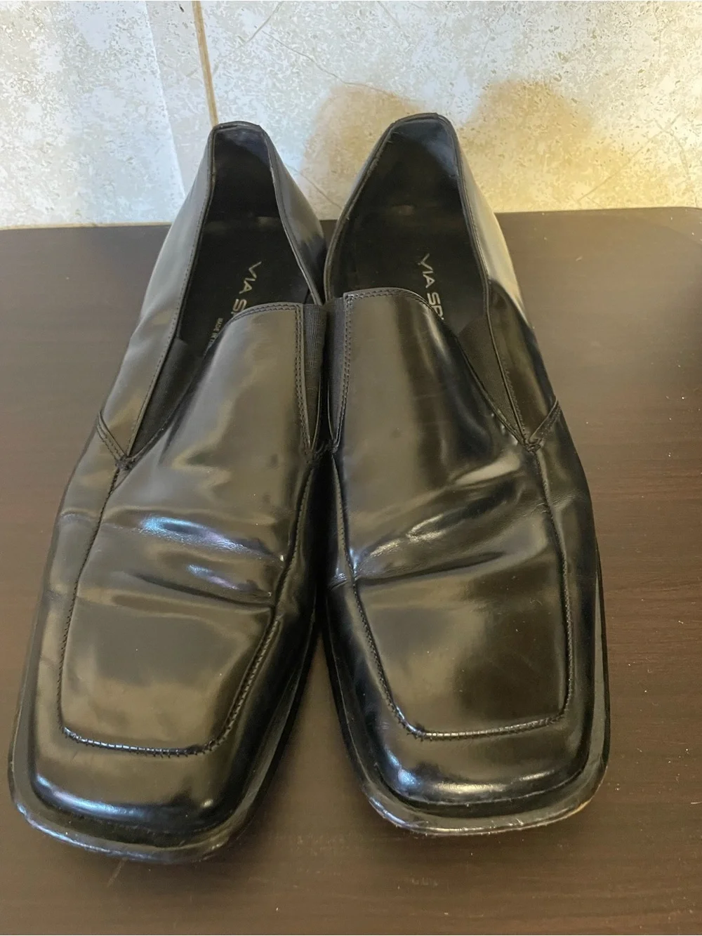 Via Spiga polished black